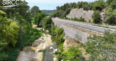 Dans le cadre de ses missions, le Syndicat de Rivière inspecte les ouvrages en bordure du Calavon-Coulon